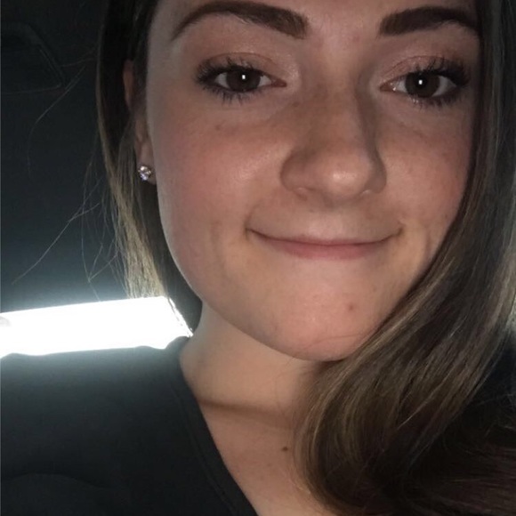 Meet your Posher, Holly - Picture 1 of 1